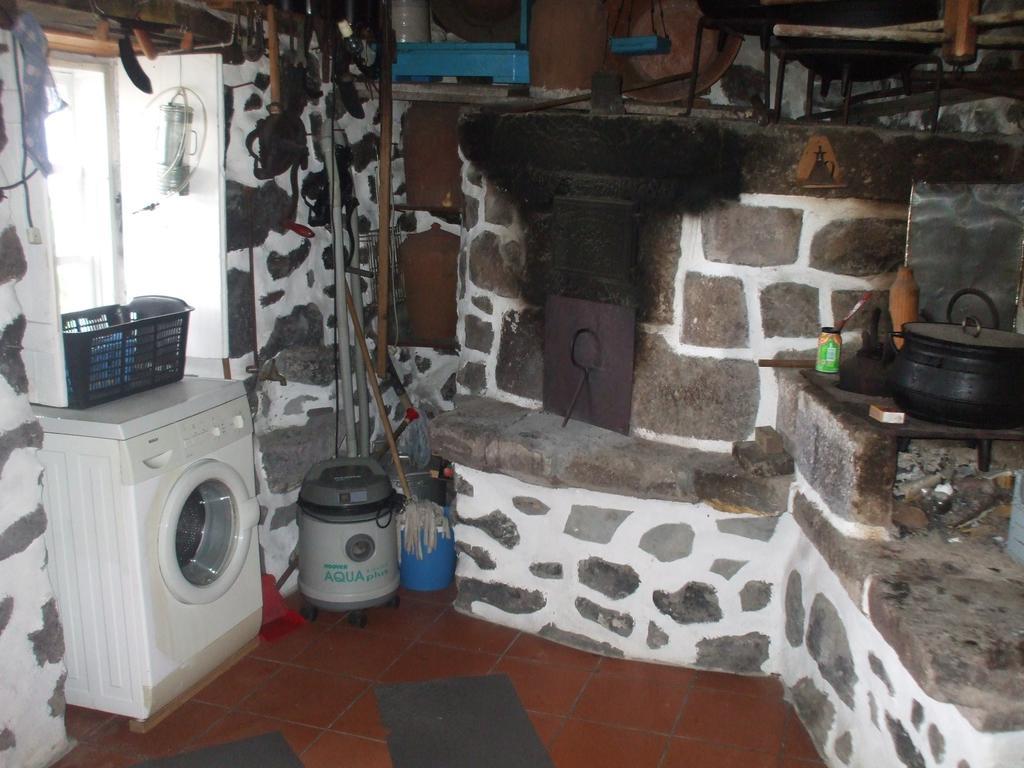 Adega Do Batista Villa Calheta  Bilik gambar