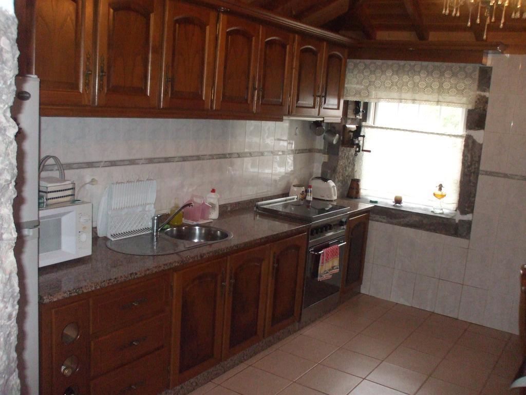 Adega Do Batista Villa Calheta  Bilik gambar