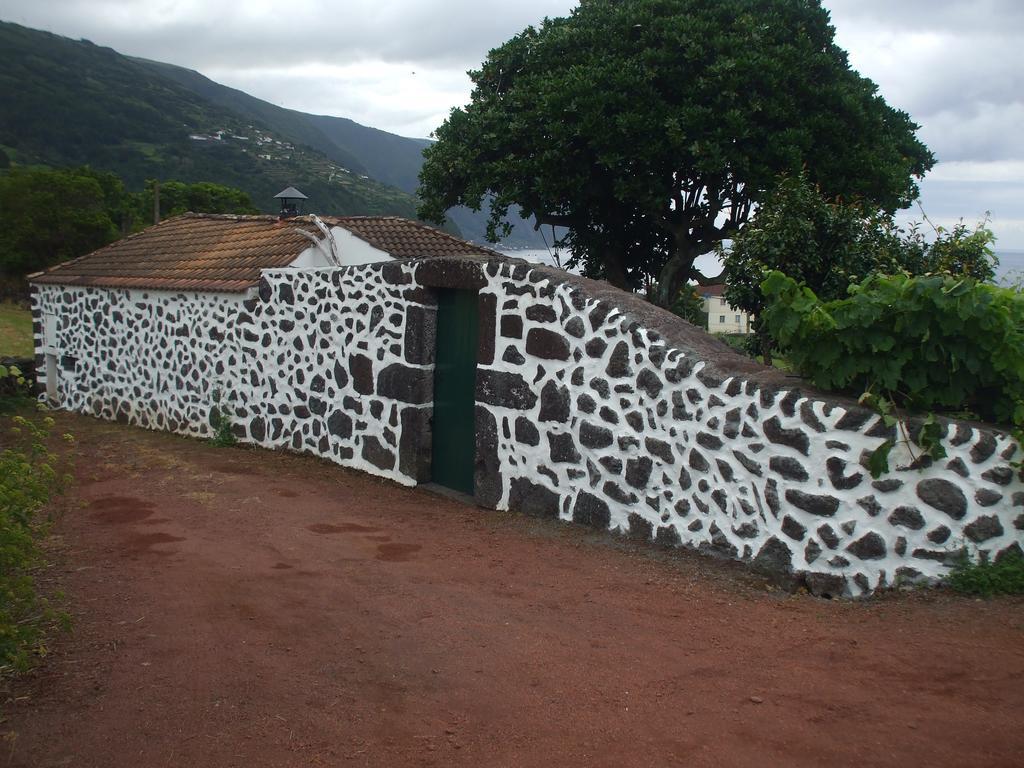 Adega Do Batista Villa Calheta  Bilik gambar